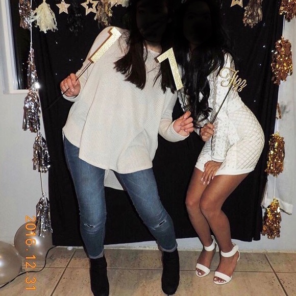 Bebe white dress with white and gold size 0 - Picture 5 of 6